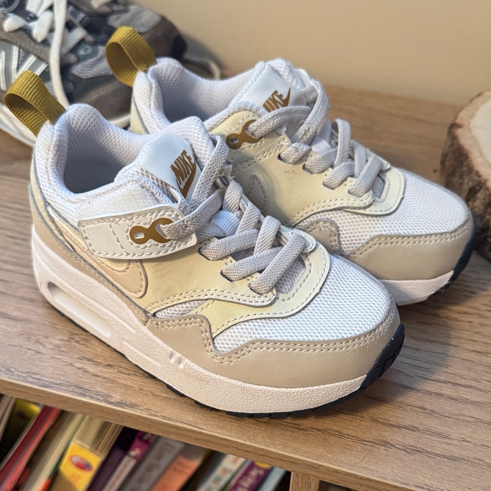 Nike toddler air max
